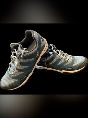 Columbia Teal and Gray Women's Athletic Shoe